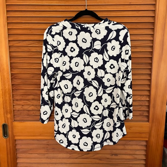 🌊Buy 2 get 1 Free 🌊 Charter club long sleeve blouse - Picture 3 of 4